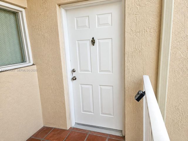 15721 SW 137th Ave 202, Miami, FL 33177