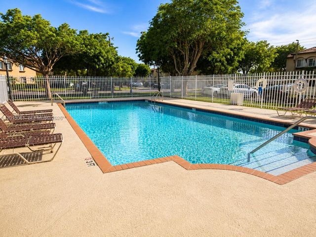 15721 SW 137th Ave 202, Miami, FL 33177