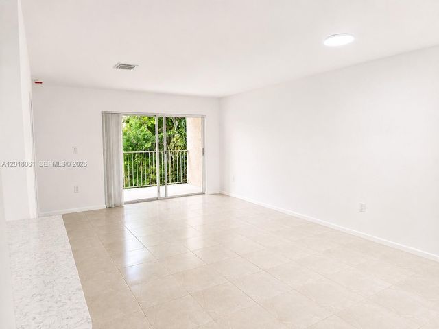 15721 SW 137th Ave 202, Miami, FL 33177
