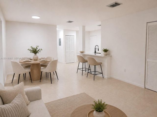 15721 SW 137th Ave 202, Miami, FL 33177