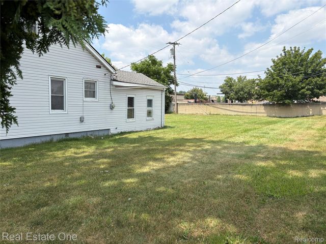 5873 Elmgrove Avenue, Warren, MI 48092