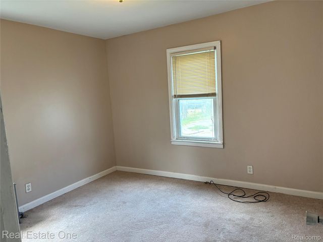5873 Elmgrove Avenue, Warren, MI 48092