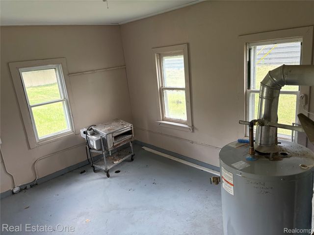 5873 Elmgrove Avenue, Warren, MI 48092