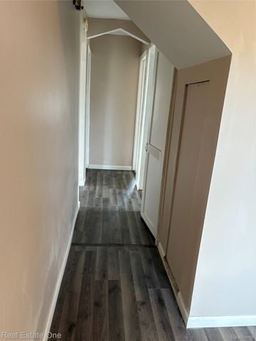 5873 Elmgrove Avenue, Warren, MI 48092