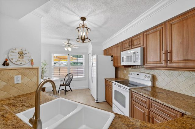 3401 SE Martinique Trace 102, Stuart, FL 34997