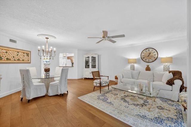 3401 SE Martinique Trace 102, Stuart, FL 34997