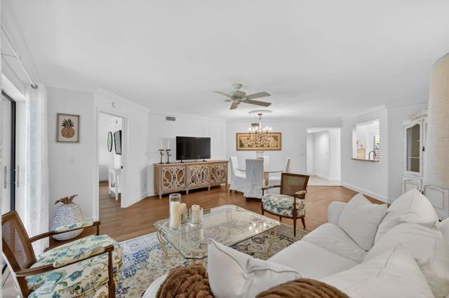 3401 SE Martinique Trace 102, Stuart, FL 34997