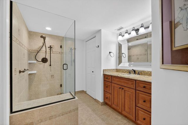 3401 SE Martinique Trace 102, Stuart, FL 34997