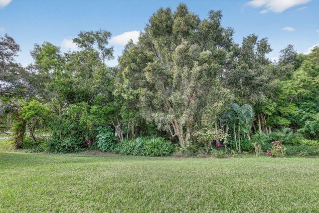 3401 SE Martinique Trace 102, Stuart, FL 34997
