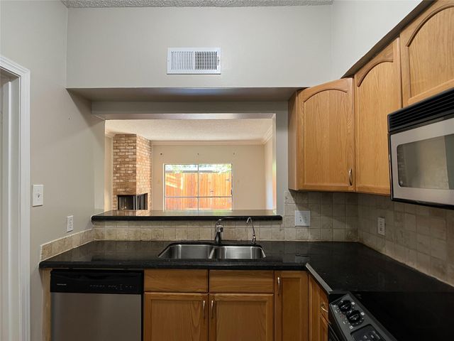 3737 Wakeforest Street, Houston, TX 77098