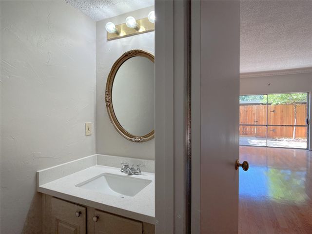 3737 Wakeforest Street, Houston, TX 77098