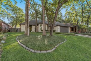 1024 Woodbriar Drive, Grapevine, TX 76051