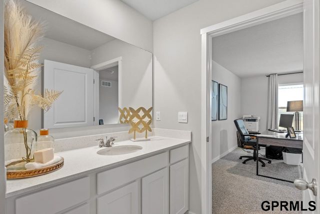 8509 S 184th Terrace, Gretna, NE 68136