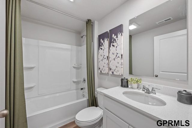 8509 S 184th Terrace, Gretna, NE 68136