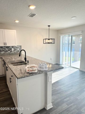 575 RIVER HILL Drive, Welaka, FL 32193