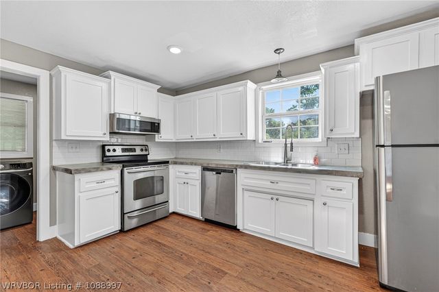 715 Maple Shade, Alma, AR 72921