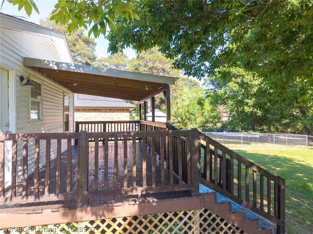 715 Maple Shade, Alma, AR 72921