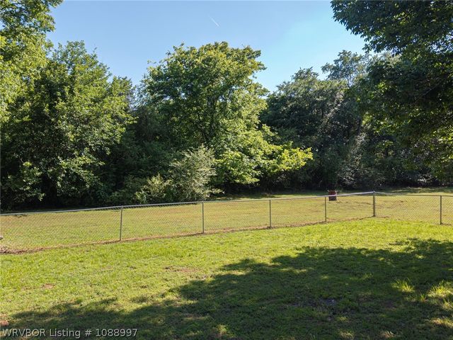 715 Maple Shade, Alma, AR 72921
