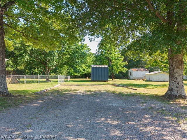 715 Maple Shade, Alma, AR 72921