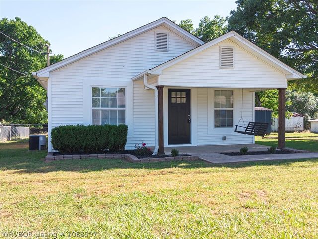 715 Maple Shade, Alma, AR 72921