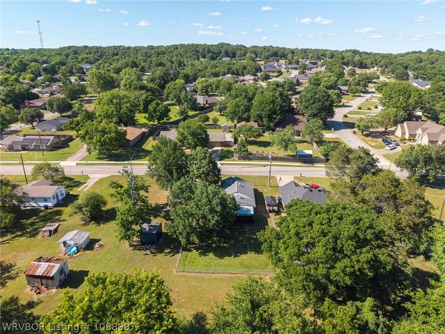 715 Maple Shade, Alma, AR 72921