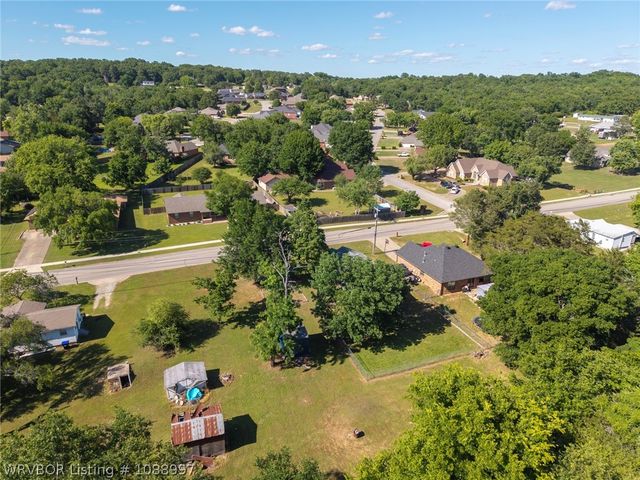 715 Maple Shade, Alma, AR 72921