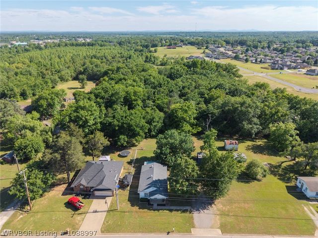 715 Maple Shade, Alma, AR 72921