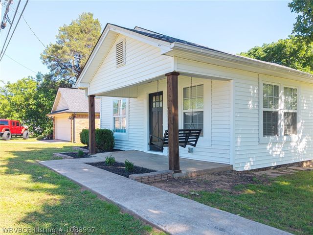 715 Maple Shade, Alma, AR 72921