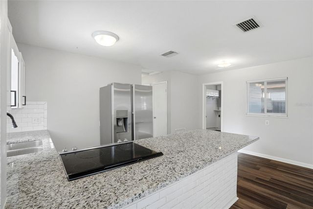 5211 7TH AVENUE N, St Petersburg, FL 33710