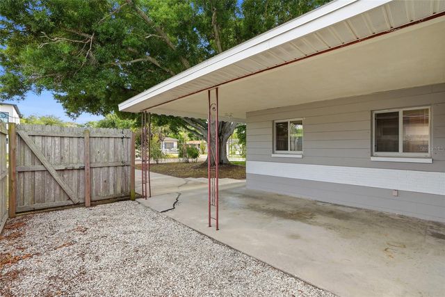5211 7TH AVENUE N, St Petersburg, FL 33710
