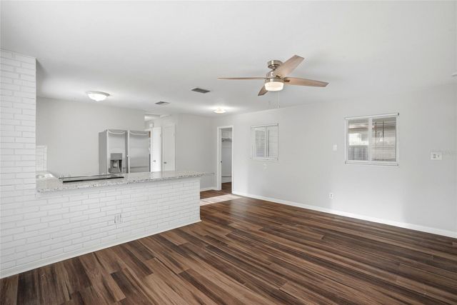 5211 7TH AVENUE N, St Petersburg, FL 33710