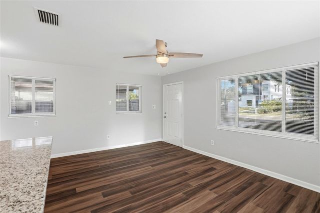 5211 7TH AVENUE N, St Petersburg, FL 33710
