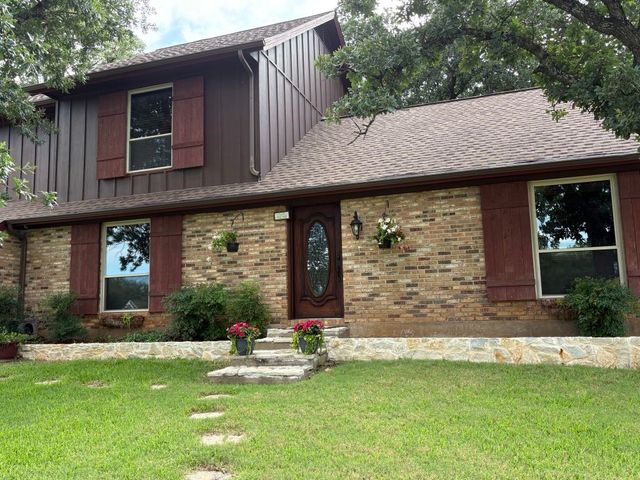 1212 Vera Lane, Kennedale, TX 76060