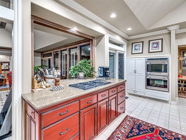 650 E Oak Place, Edmond, OK 73025