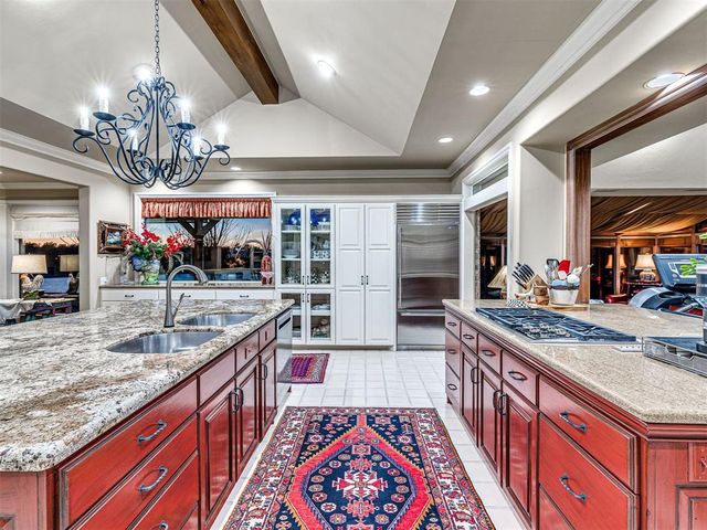 650 E Oak Place, Edmond, OK 73025