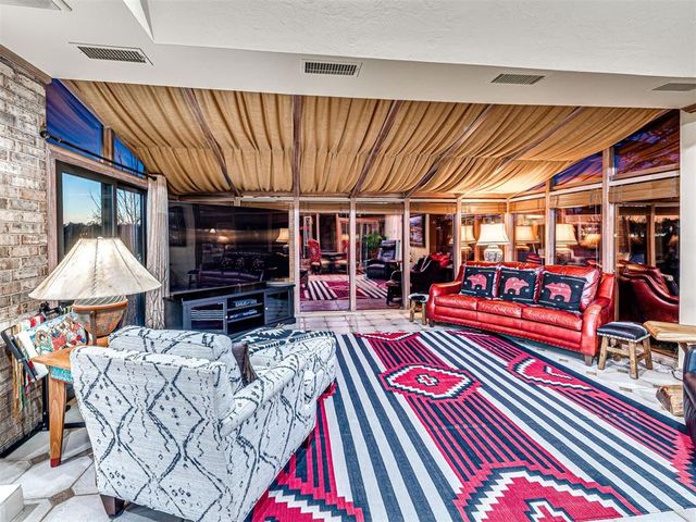 650 E Oak Place, Edmond, OK 73025