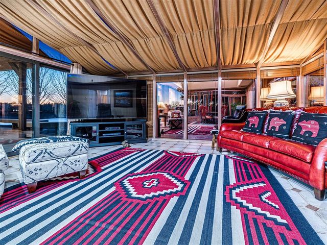 650 E Oak Place, Edmond, OK 73025