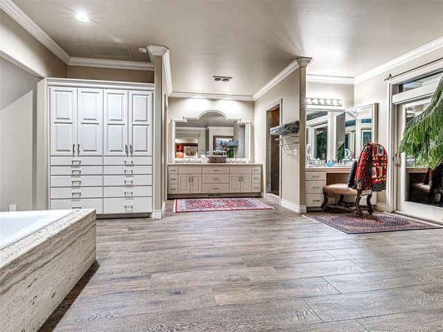 650 E Oak Place, Edmond, OK 73025