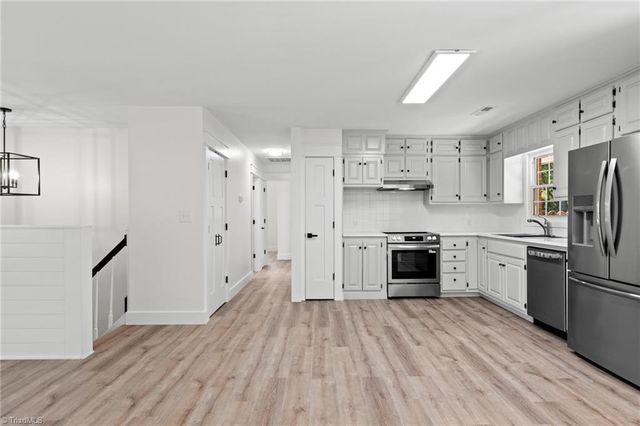 117 Kingswood Place Drive, Walnut Cove, NC 27052