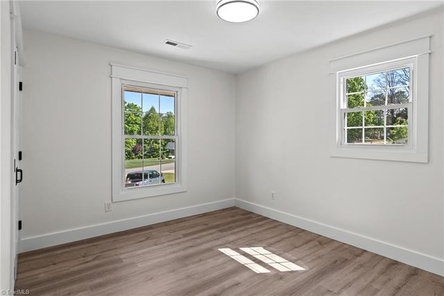 117 Kingswood Place Drive, Walnut Cove, NC 27052