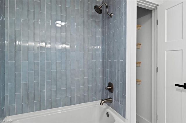 117 Kingswood Place Drive, Walnut Cove, NC 27052