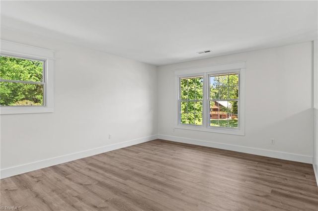117 Kingswood Place Drive, Walnut Cove, NC 27052