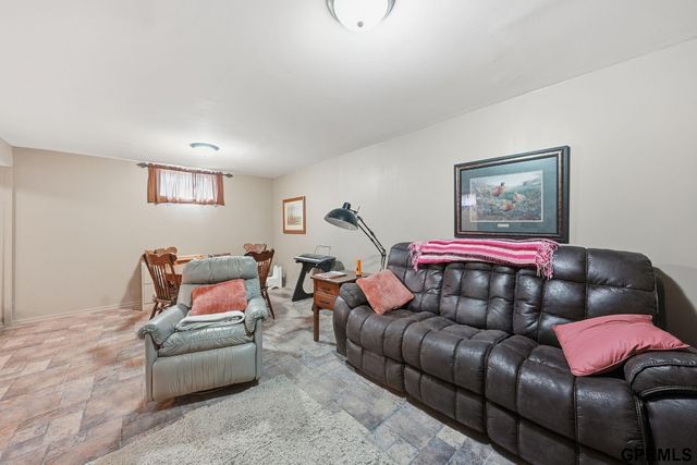 120 S Maple Avenue, Milford, NE 68405