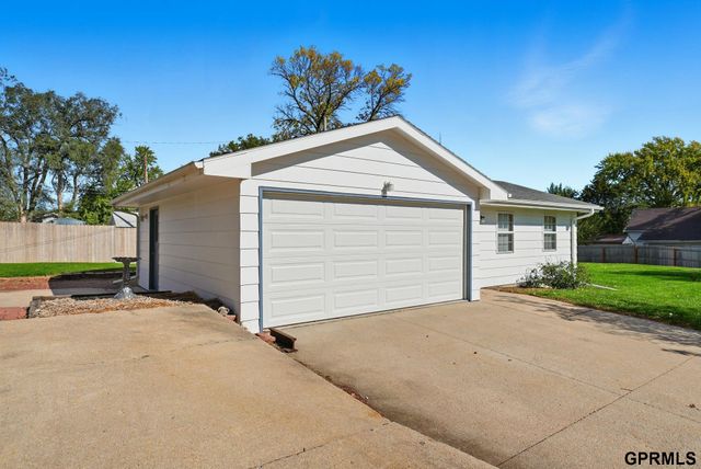 120 S Maple Avenue, Milford, NE 68405