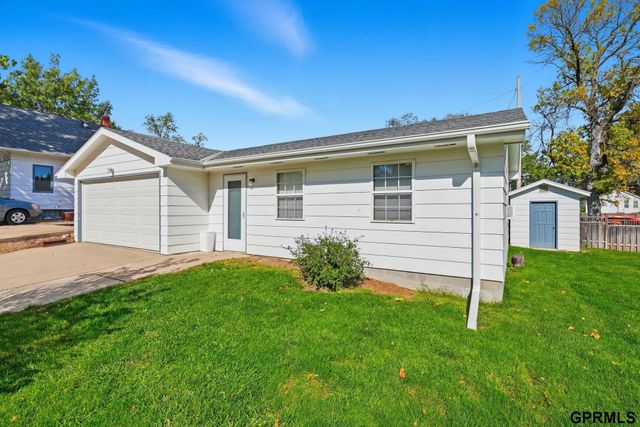 120 S Maple Avenue, Milford, NE 68405