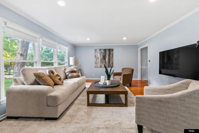 2135 Mullen Road, Omaha, NE 68124