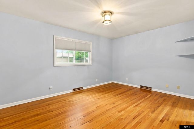 2135 Mullen Road, Omaha, NE 68124