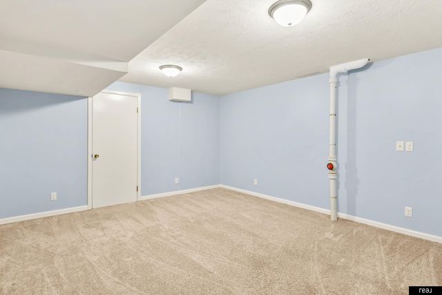 2135 Mullen Road, Omaha, NE 68124