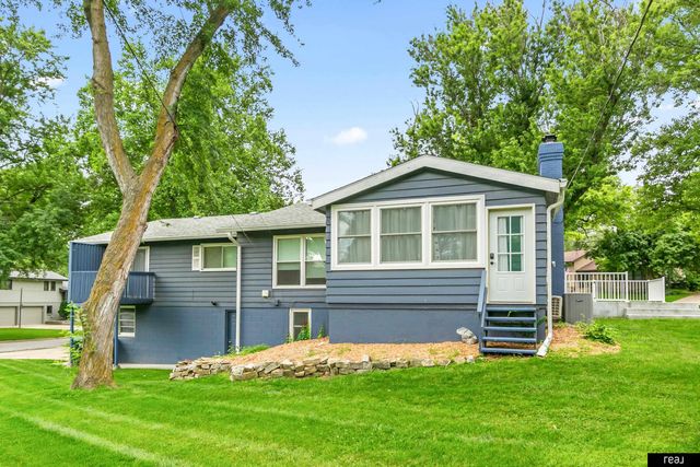 2135 Mullen Road, Omaha, NE 68124