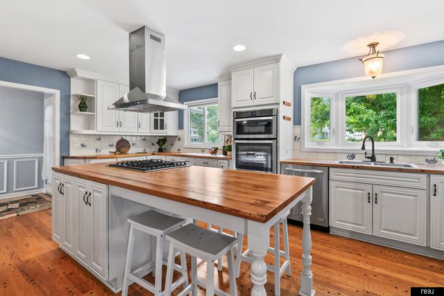 2135 Mullen Road, Omaha, NE 68124